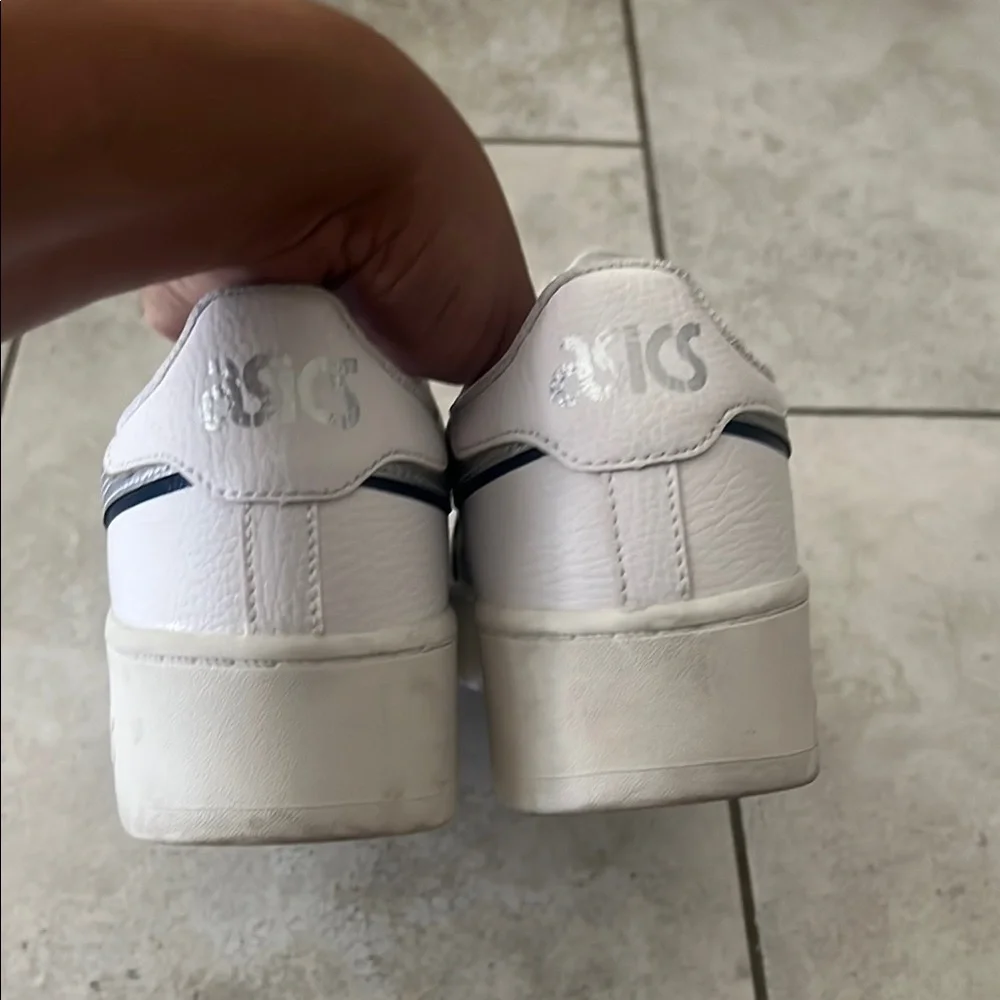 White ASICS Womens Shoe - Picture 4 of 6